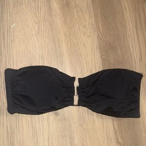 ⭐️Chic‎ Black Bandeau Bikini Top⭐️
